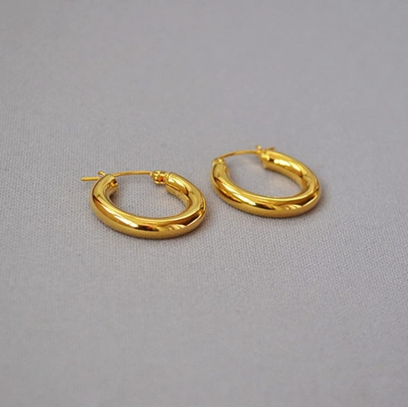18K Gold Plated Huggie Hoop Earrings - Picture 2 of 4